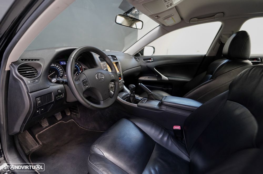 Lexus IS 220 d P.Executive 2G - 14