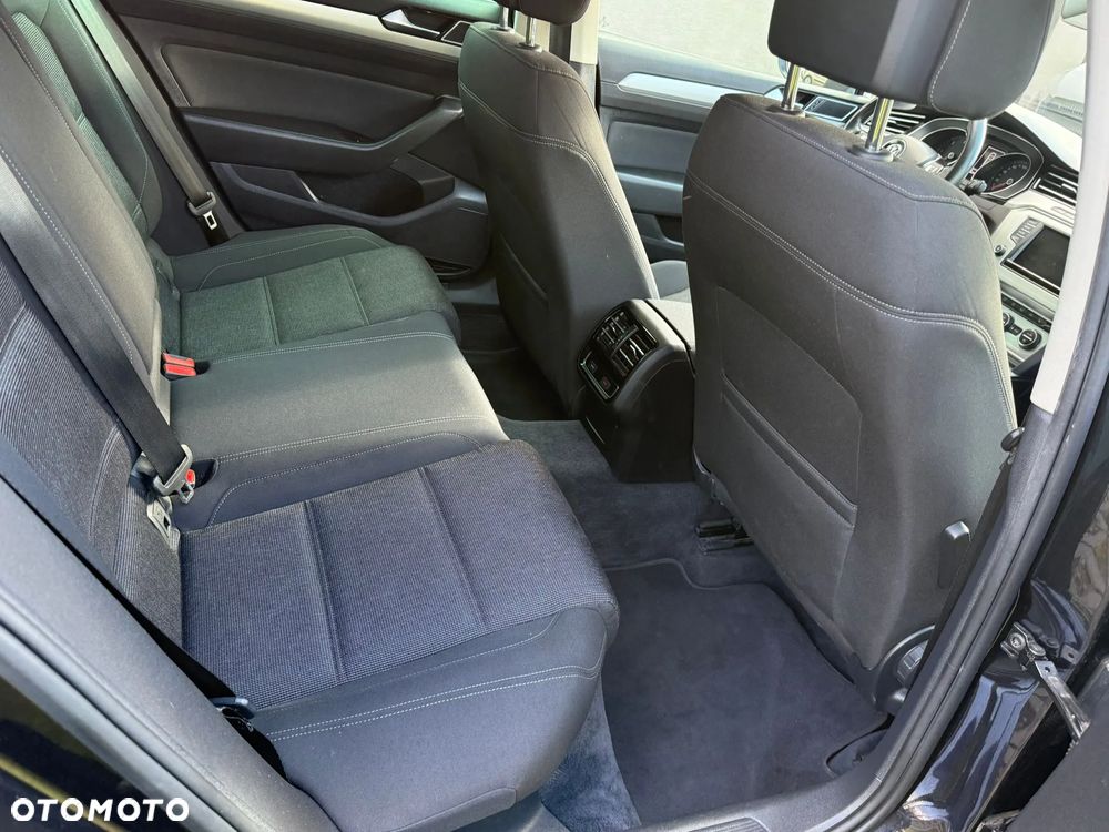 Volkswagen Passat 1.6 TDI (BlueMotion Technology) Comfortline - 13