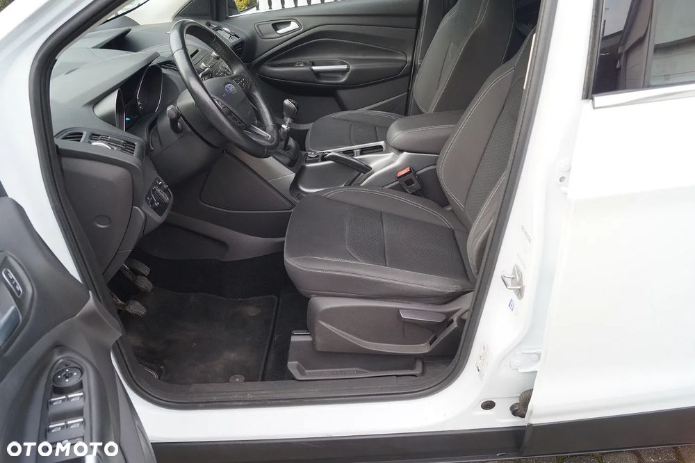 Ford Kuga 1.5 EcoBoost 2x4 Cool & Connect - 19