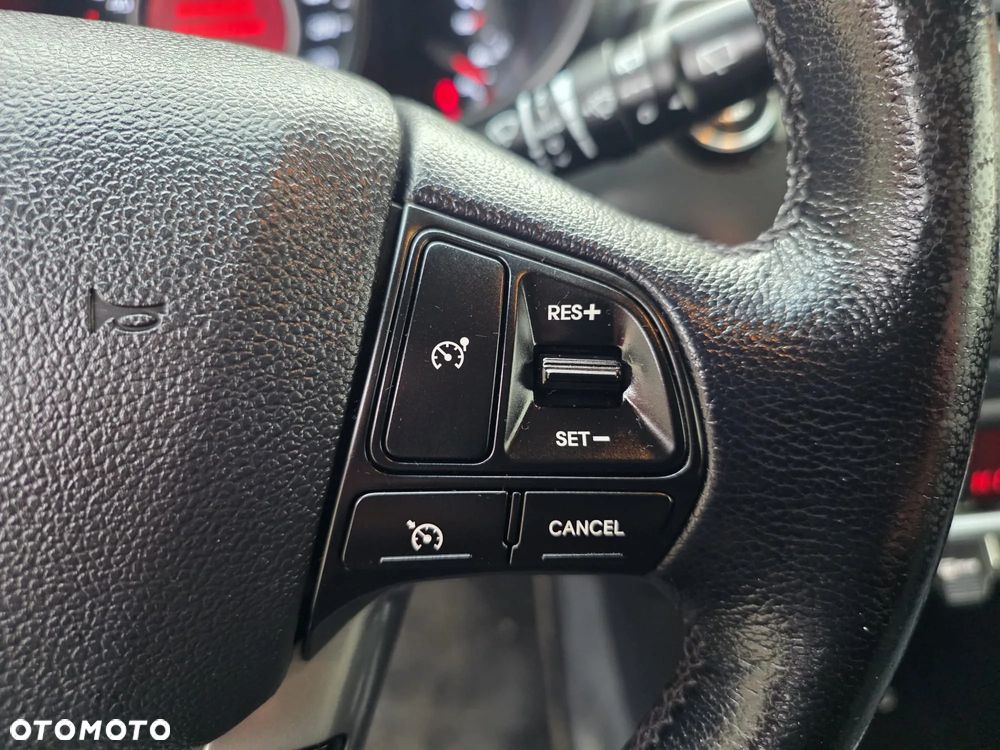 Kia Rio 1.4 Dream Team Edition - 18