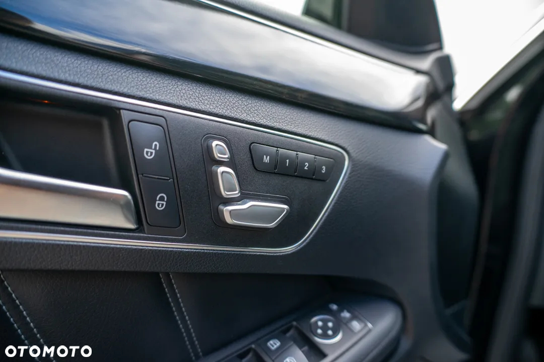 Mercedes-Benz Klasa E 300 T BlueTEC HYBRID 7G-TRONIC Elegance - 36