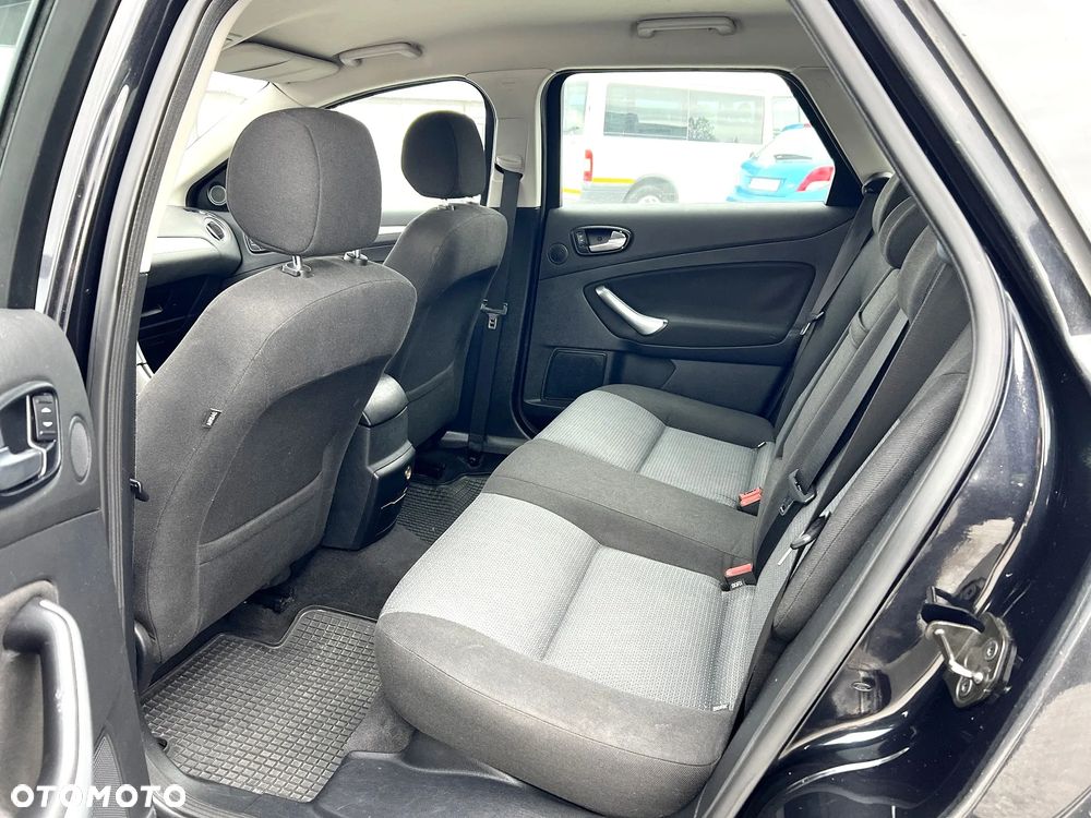 Ford Mondeo - 12