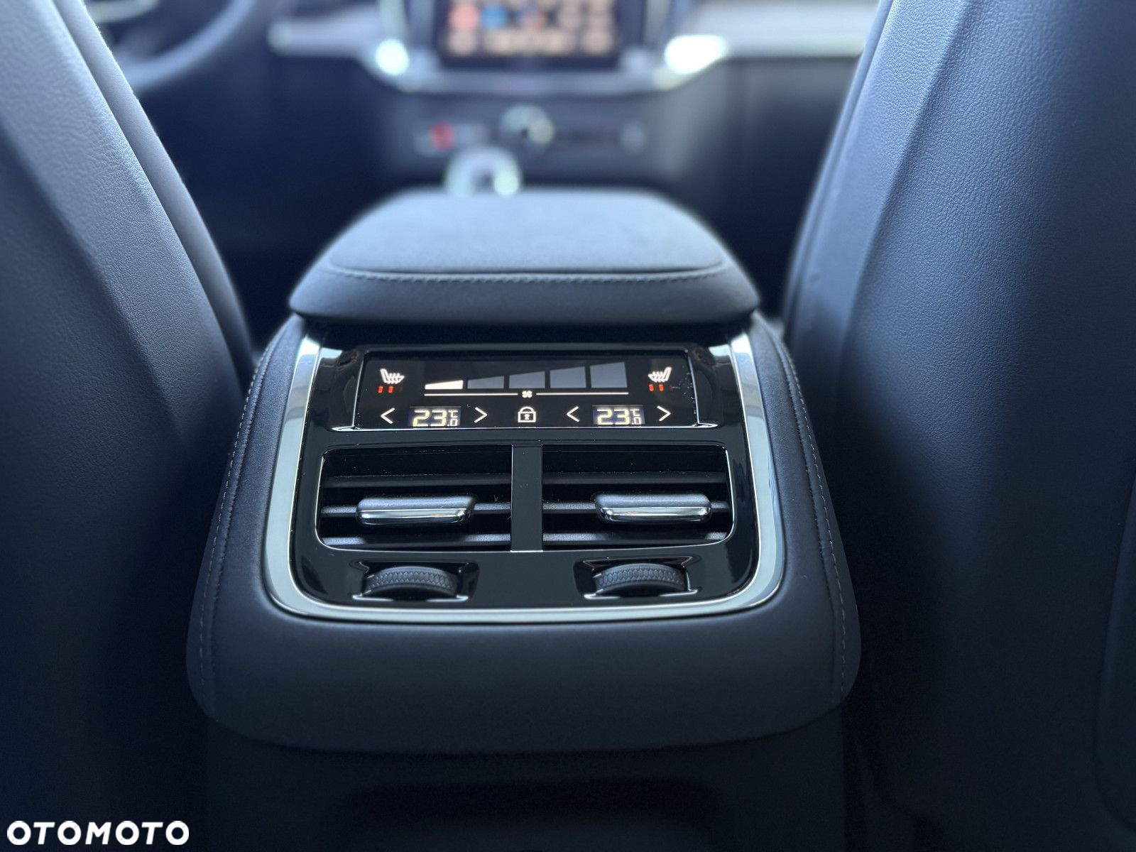 Volvo XC 90 - 25