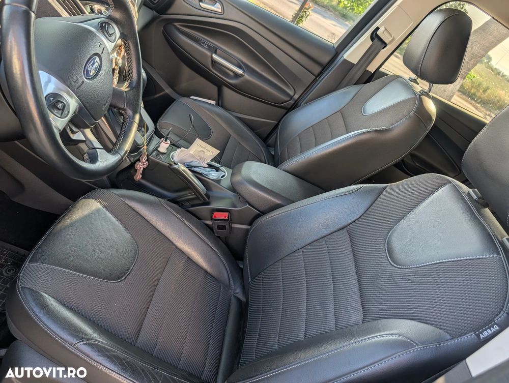 Ford Kuga 2.0 TDCi Powershift 4WD Titanium - 13