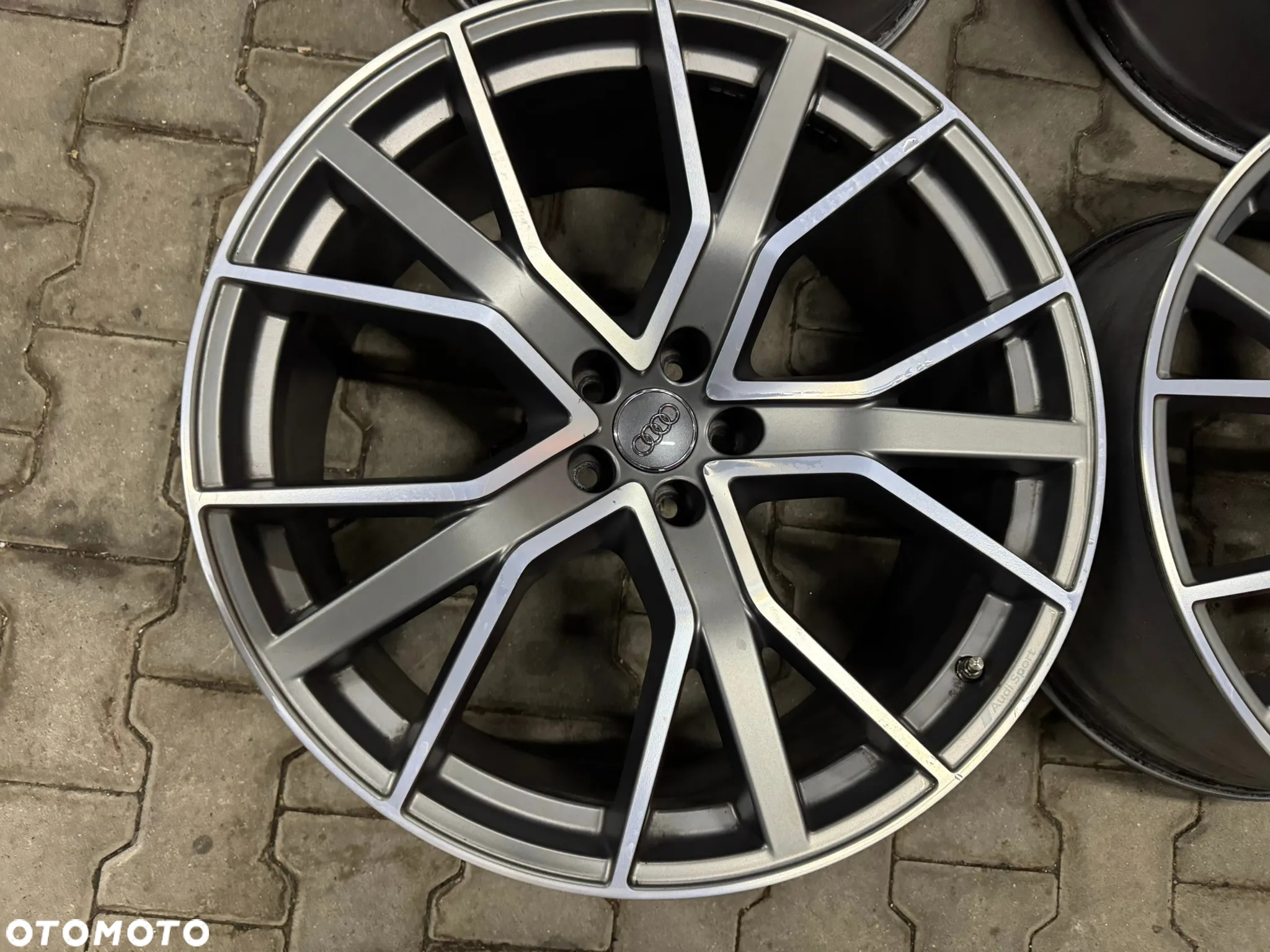 Audi Q7 Q8 4M felgi alufelgi oryginał 22" 4M0601025CG 10J ET26 - 3
