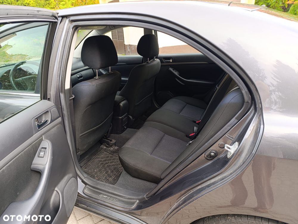 Toyota Avensis - 15