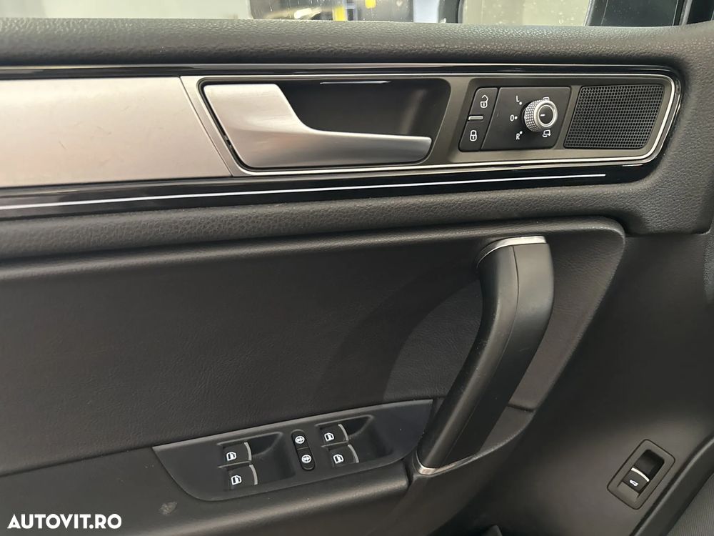 Volkswagen Touareg - 15