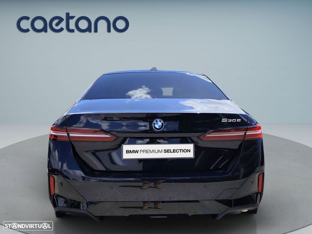 BMW 530 e Pack Desportivo M - 7