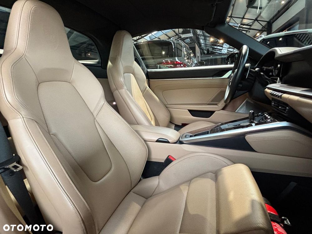 Porsche 911 Targa 4 - 9