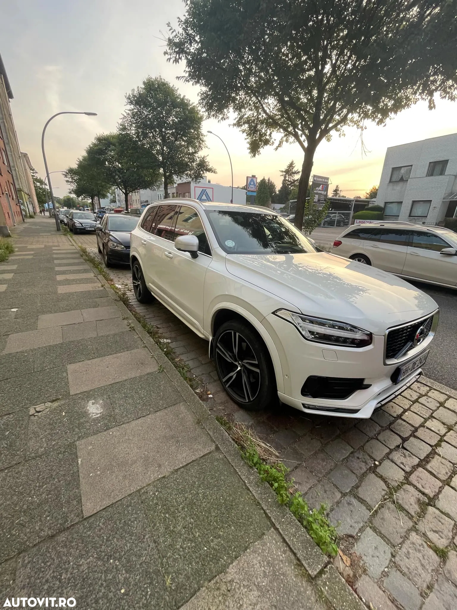 Volvo XC 90 D5 AWD Geartronic RDesign - 8