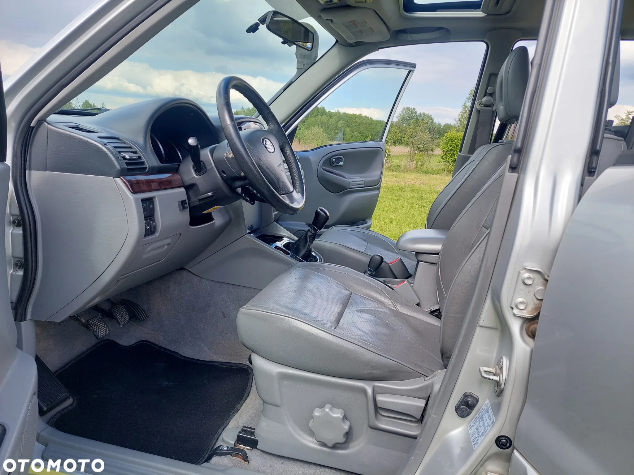 Suzuki Grand Vitara 2.7 V6 - 12