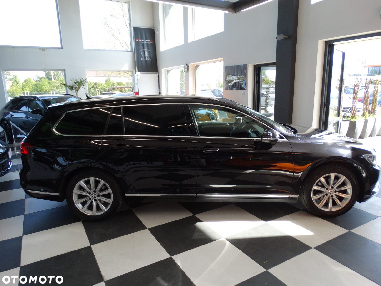 Volkswagen Passat - 4