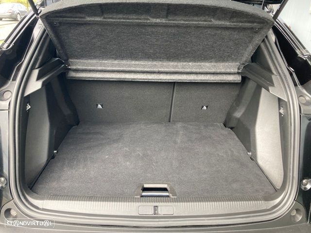 Peugeot e-2008 50 kWh Allure - 28