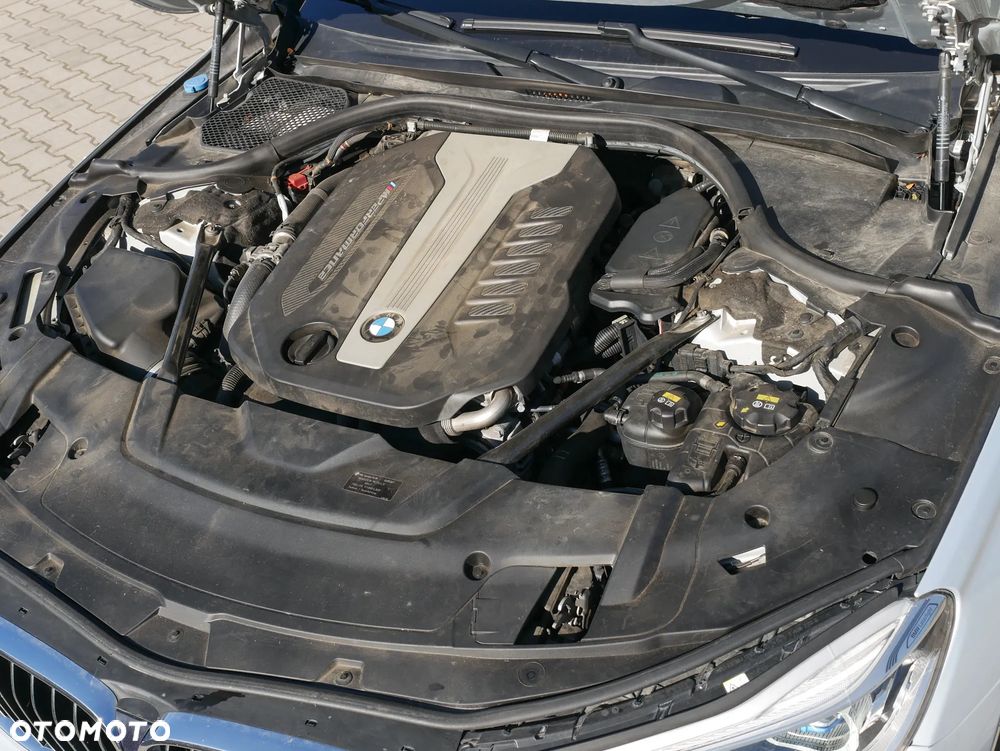 BMW Seria 7 750Ld xDrive - 27