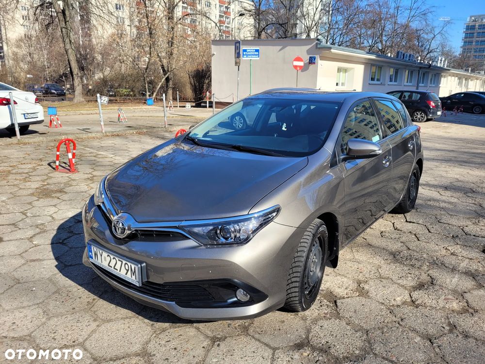 Toyota Auris 1.6 Premium - 2