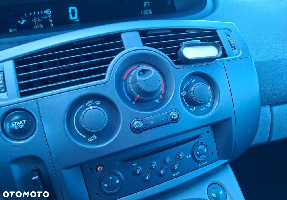Renault Grand Scenic - 23