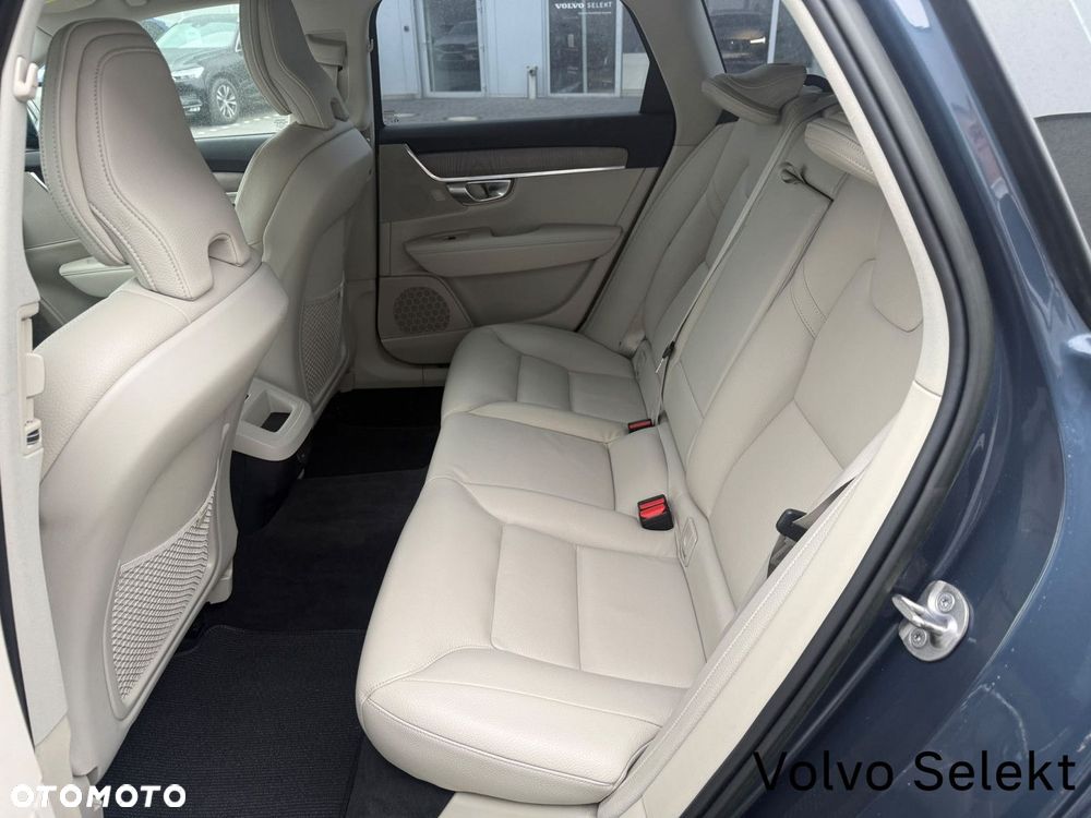 Volvo V90 Cross Country - 25