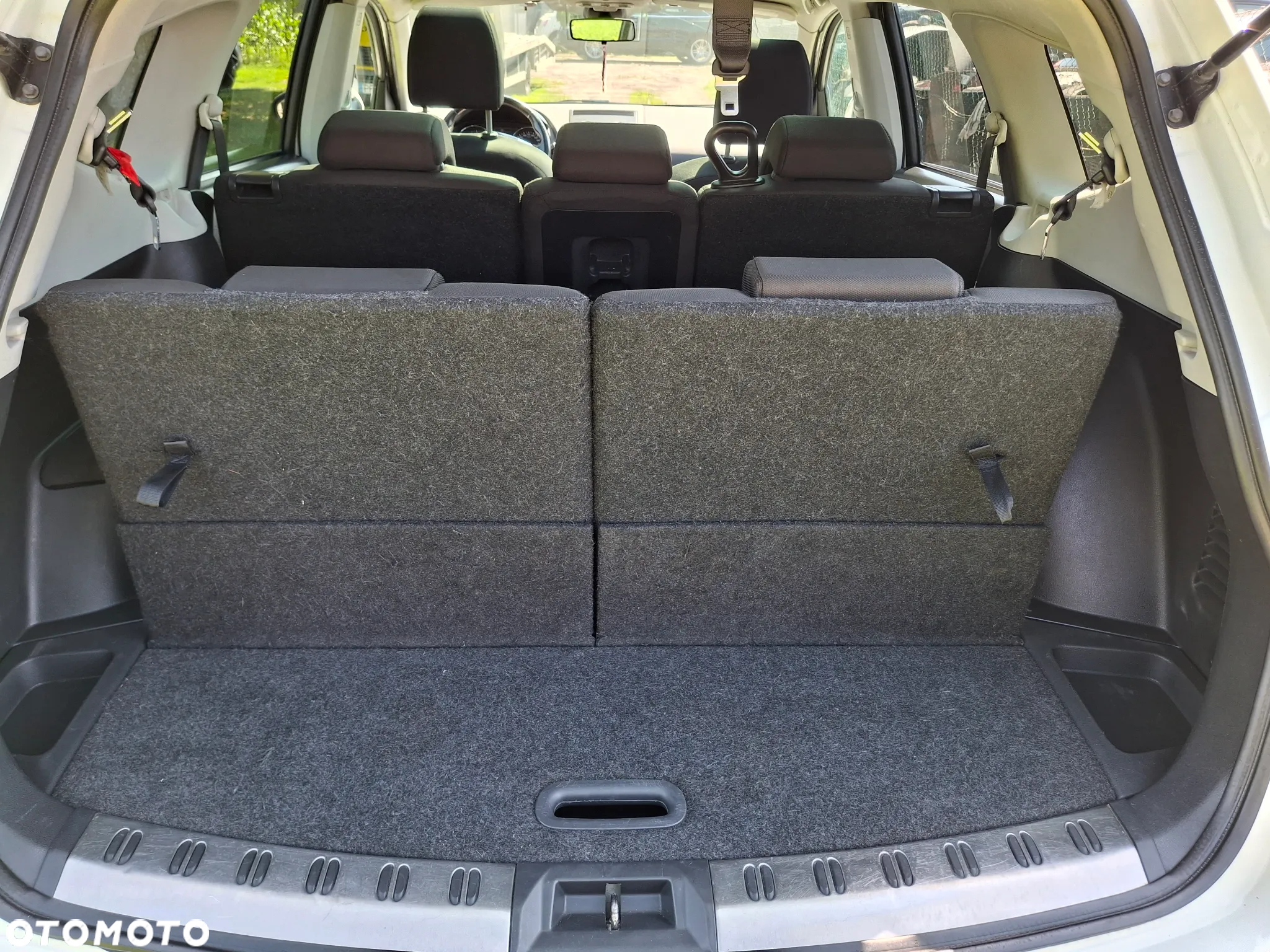 Nissan Qashqai+2 - 10