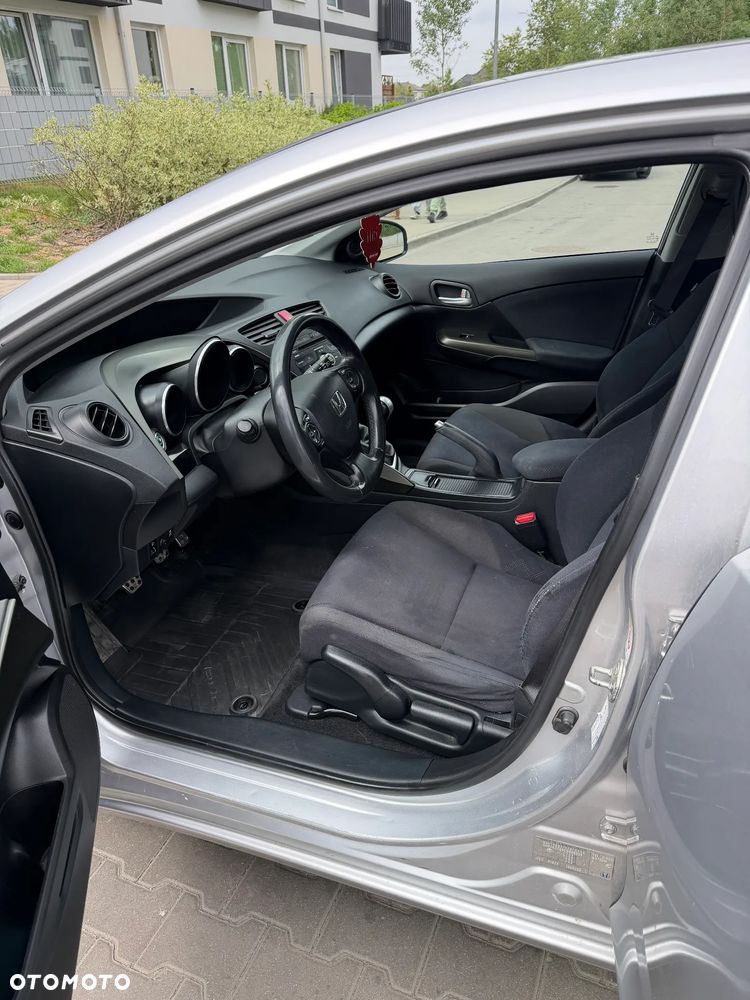 Honda Civic 1.8 Sport - 12