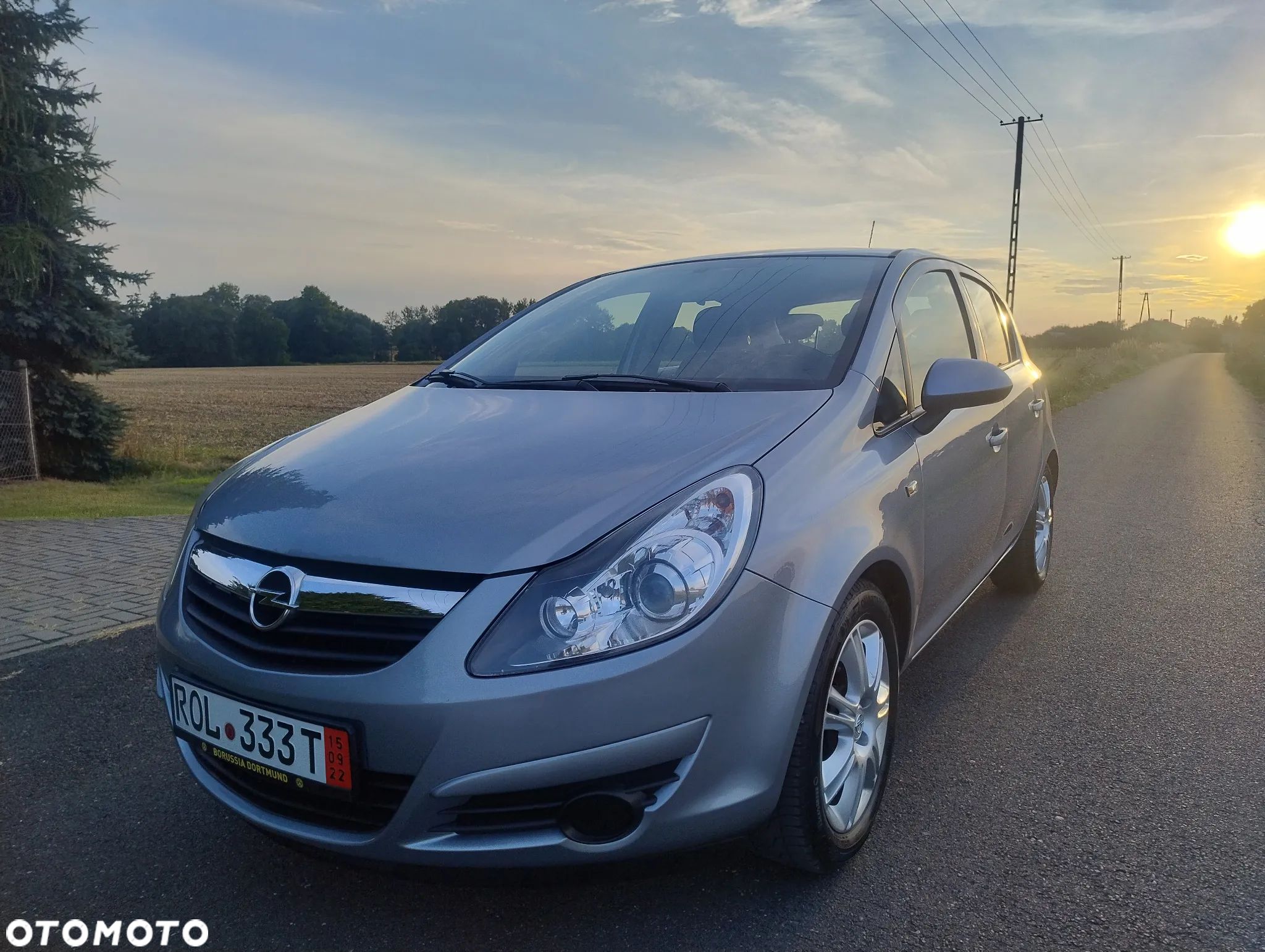 Opel Corsa 1.2 16V Cosmo - 1