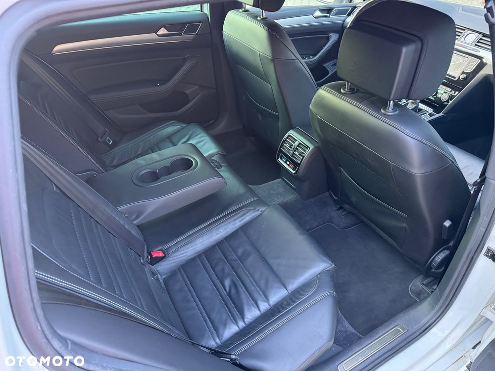 Volkswagen Passat 2.0 TDI SCR 4Mot DSG Highline - 23