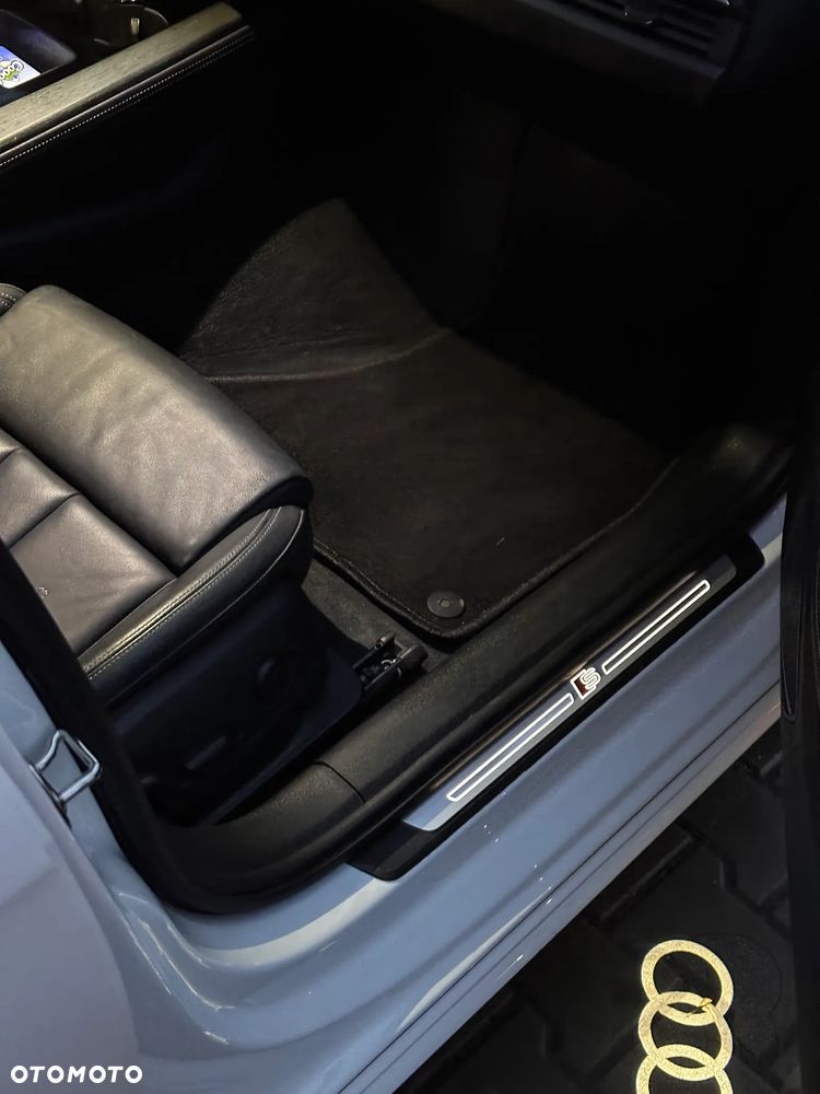 Audi A4 Limousine - 15