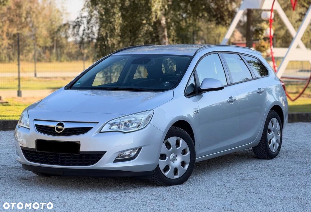 Opel Astra 2012 photo 2