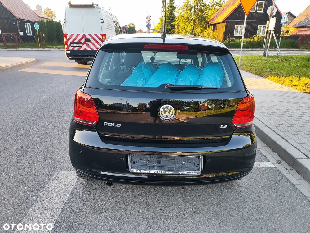 Volkswagen Polo 1.4 FSI Highline - 2