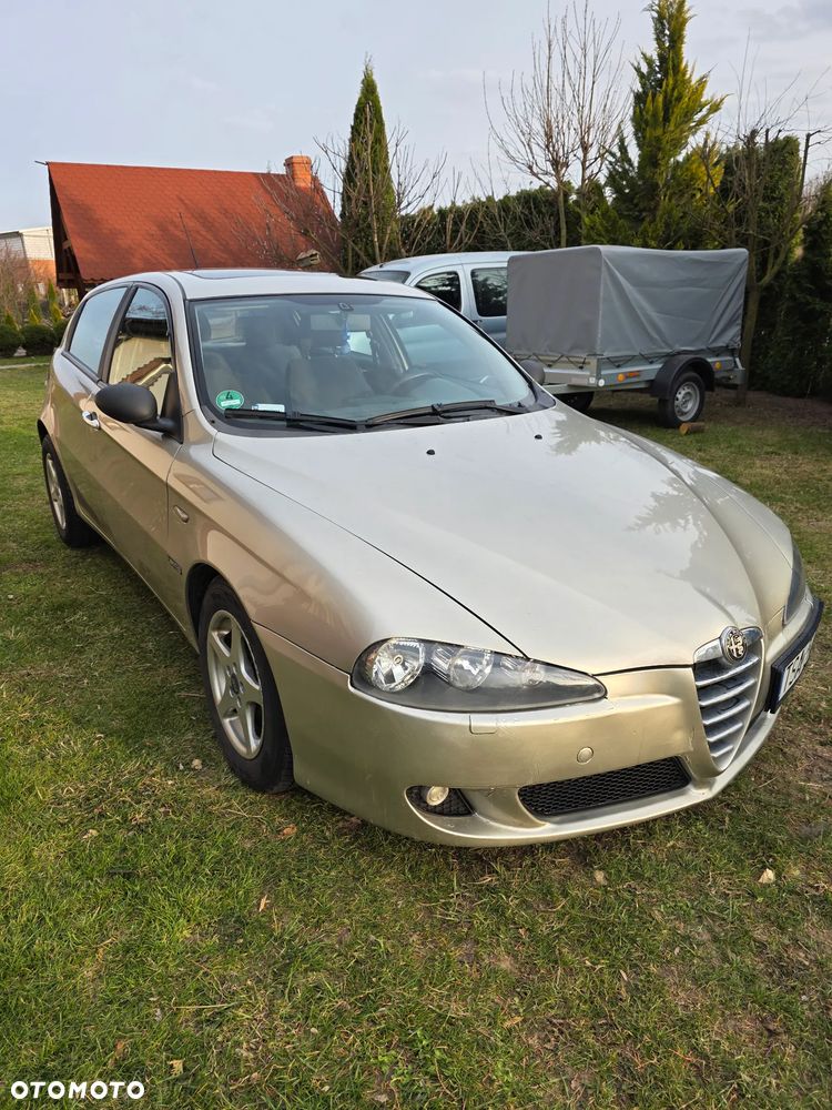 Alfa Romeo 147 1.6 Twin Spark Distinctive - 5