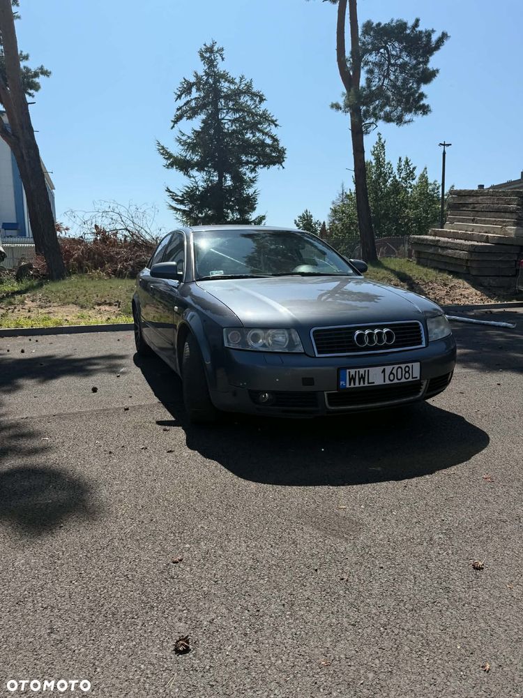 Audi A4 Limousine - 3