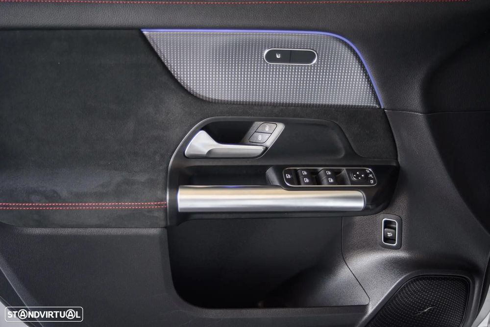 Mercedes-Benz EQA 300 4Matic AMG Line - 23