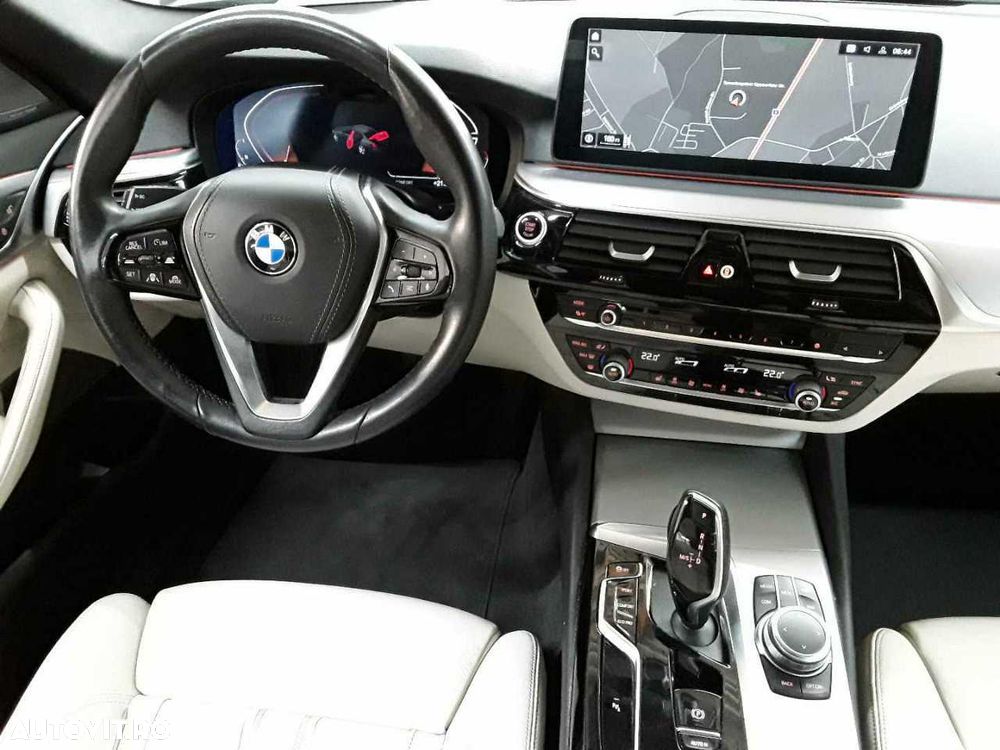 BMW Seria 5 520i Aut. Luxury Line - 3