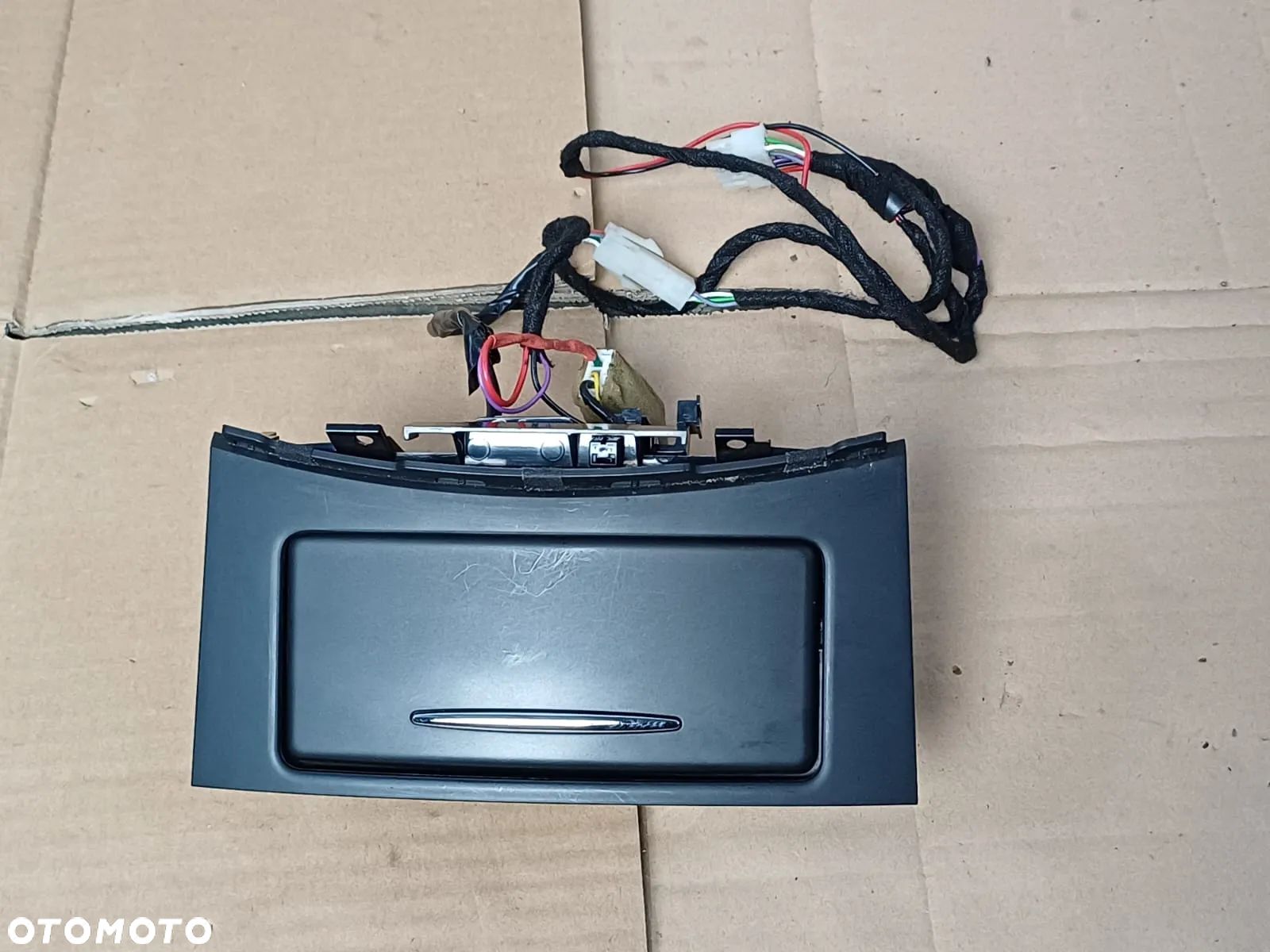 INFINITI FX QX70 Popielniczka 68800-1BA0A - 1