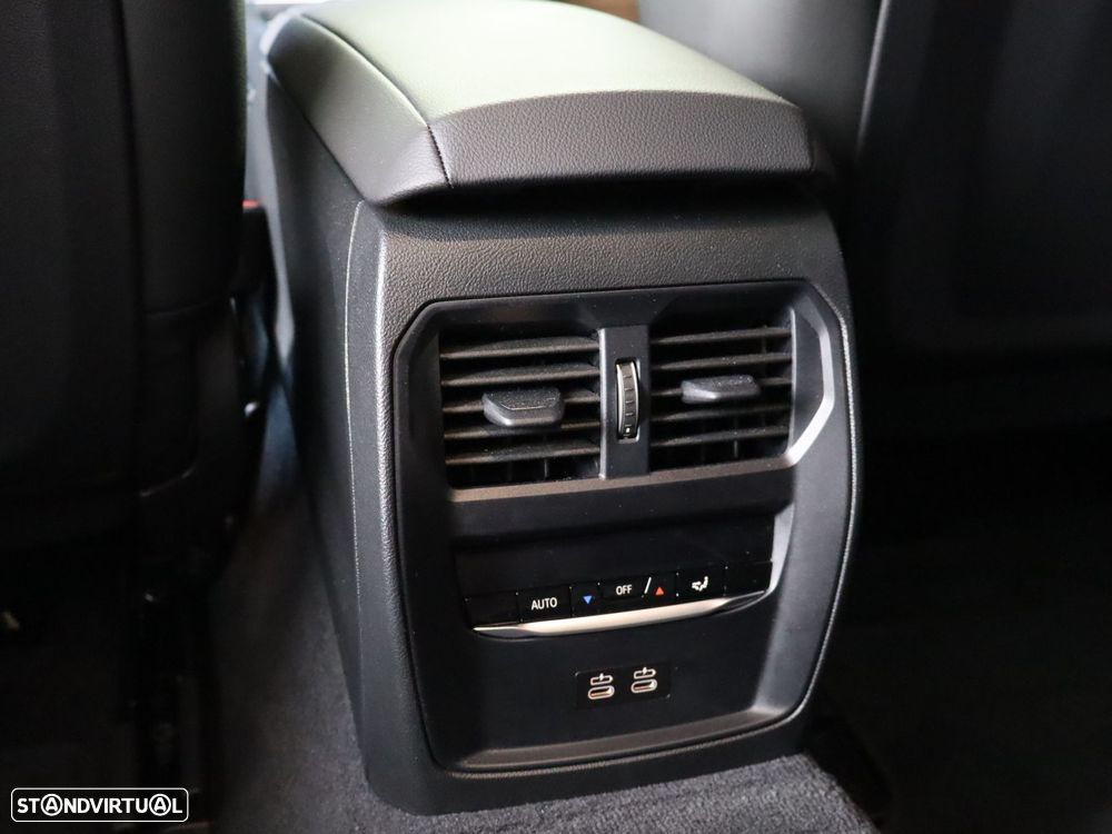 BMW i4 eDrive40 - 11