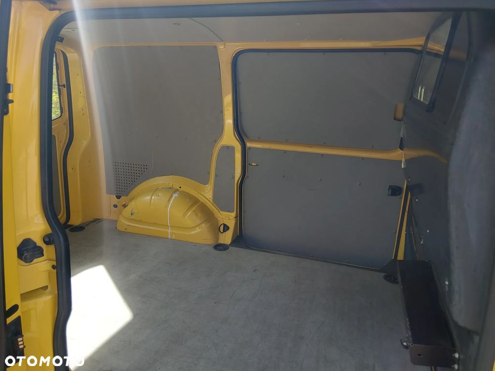 Volkswagen Transporter - 11