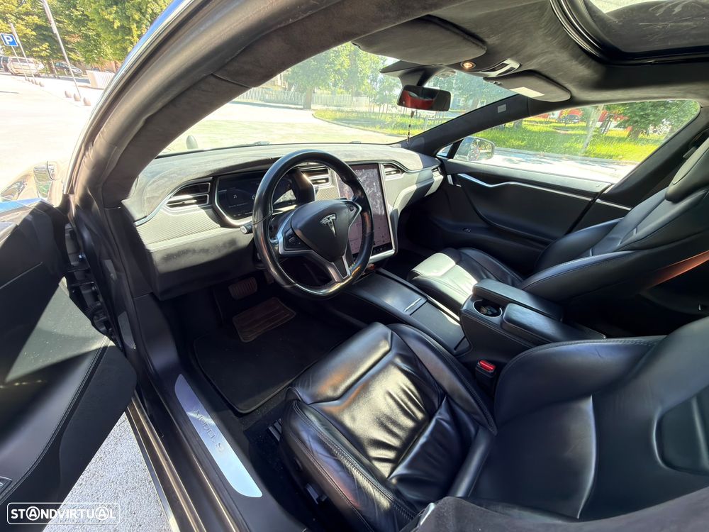 Tesla Model S - 14