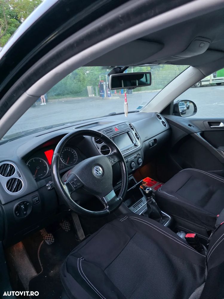 Volkswagen Tiguan - 10