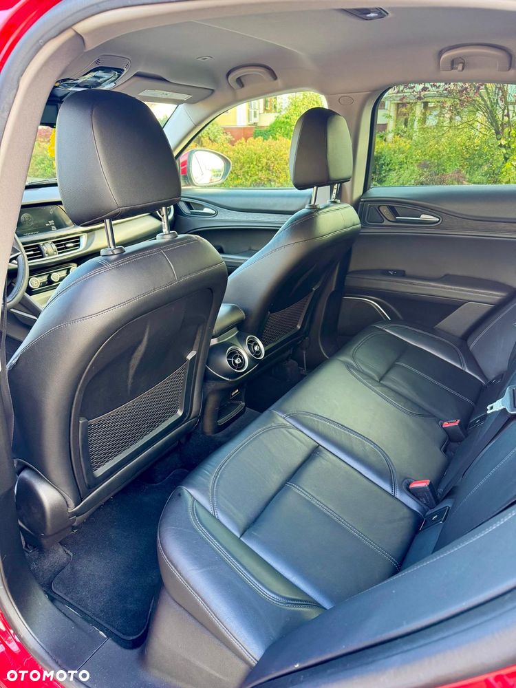Alfa Romeo Stelvio 2.0 Turbo 16V AT8-Q4 Ti - 15