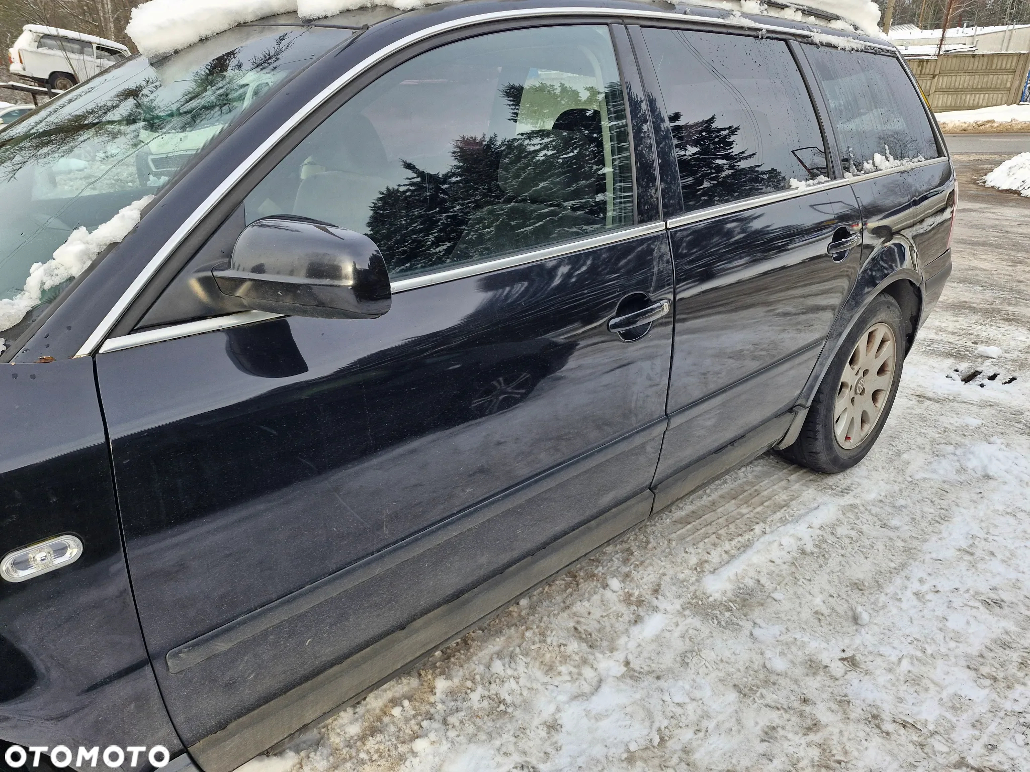 VW Passat B5 LIFT kombi maska zderzak drzwi szyby skrzynia lampy lusterka kod lak LC8Z - pojazd na częsci - 4