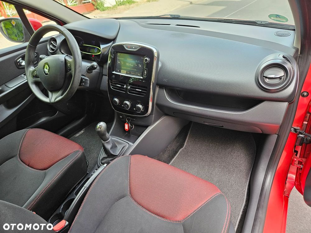 Renault Clio 1.2 16V 75 LIMITED - 10