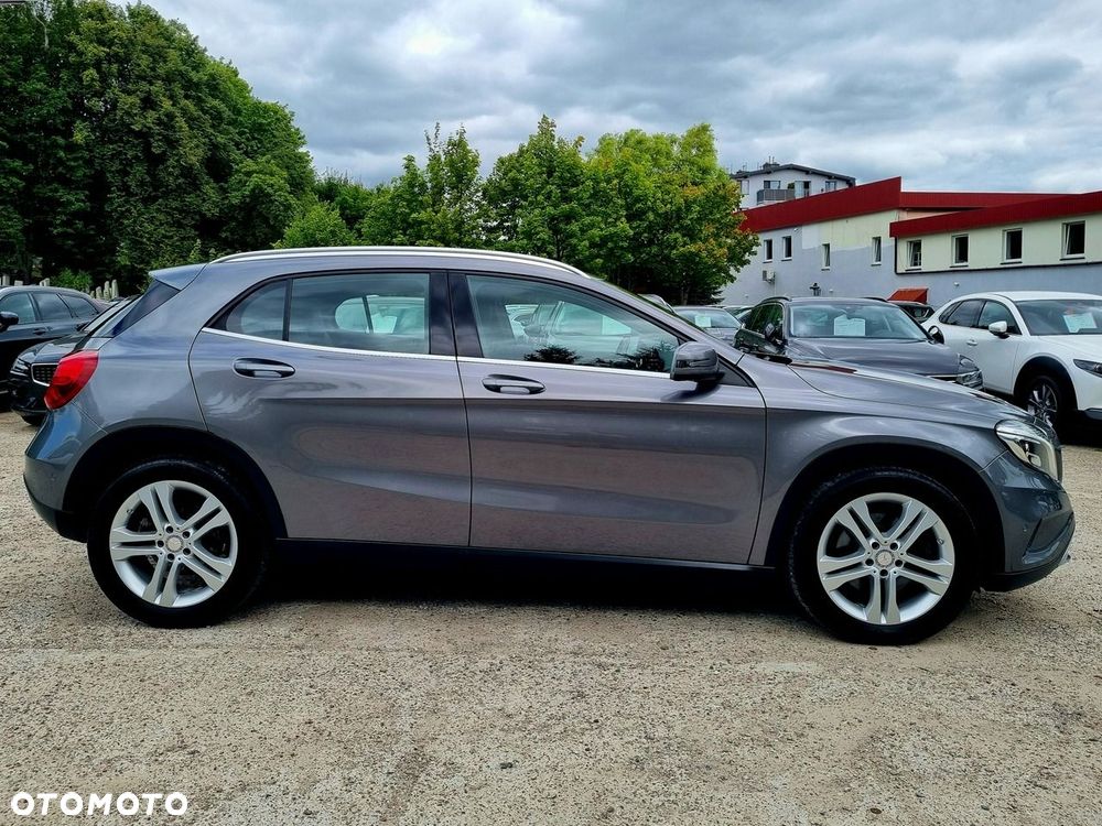 Mercedes-Benz GLA 250 7G-DCT Style - 4