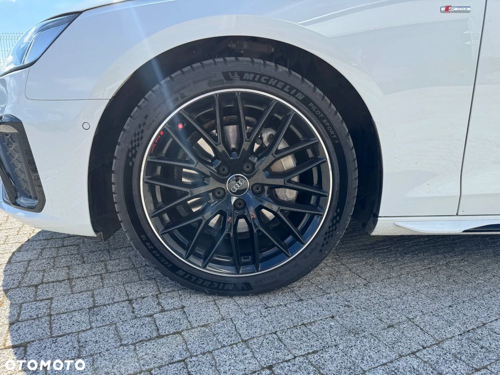 Audi A4 Avant 2.0 TDI S tronic - 12