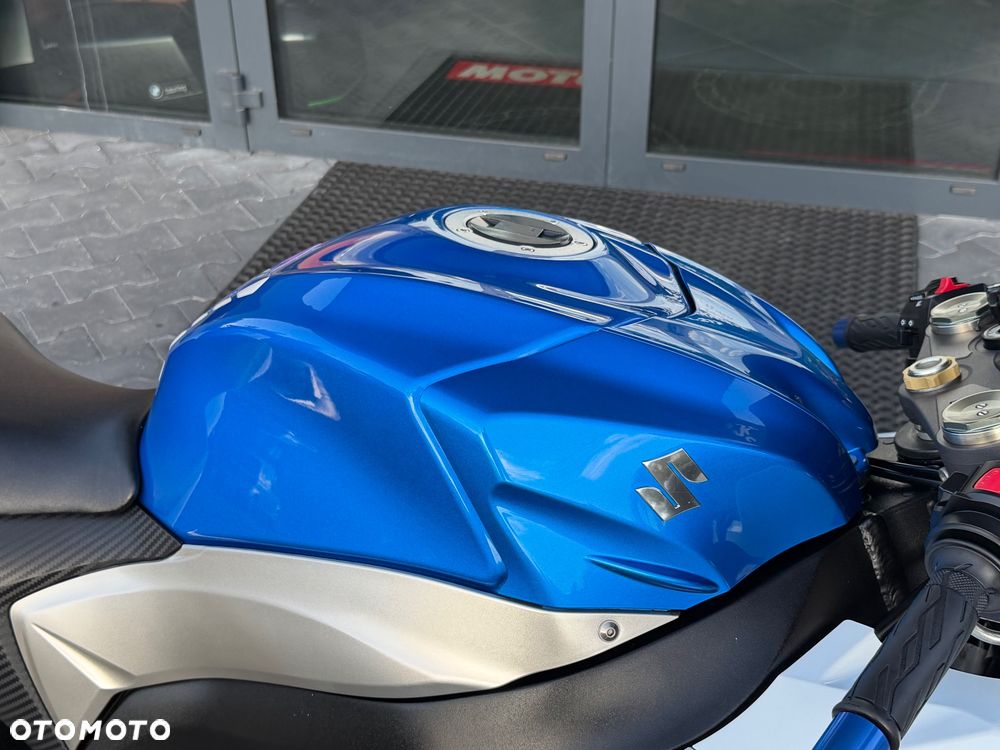 Suzuki GSX-R - 16