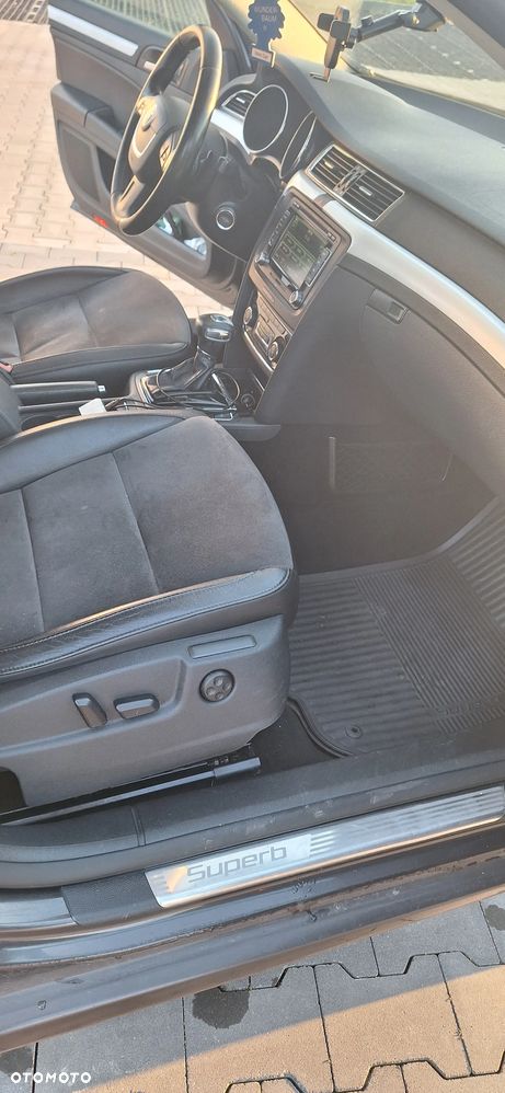 Skoda Superb 2.0 TDI Elegance DSG - 14