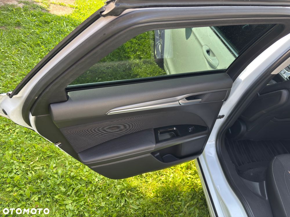 Ford Mondeo 2.0 TDCi Titanium PowerShift - 18