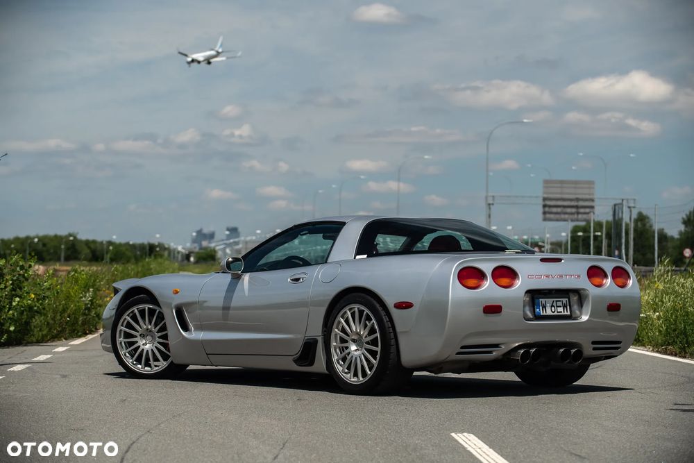 Chevrolet Corvette - 3
