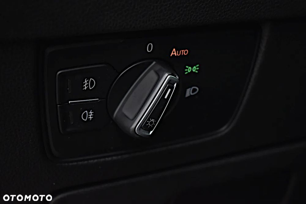 Volkswagen Passat - 30