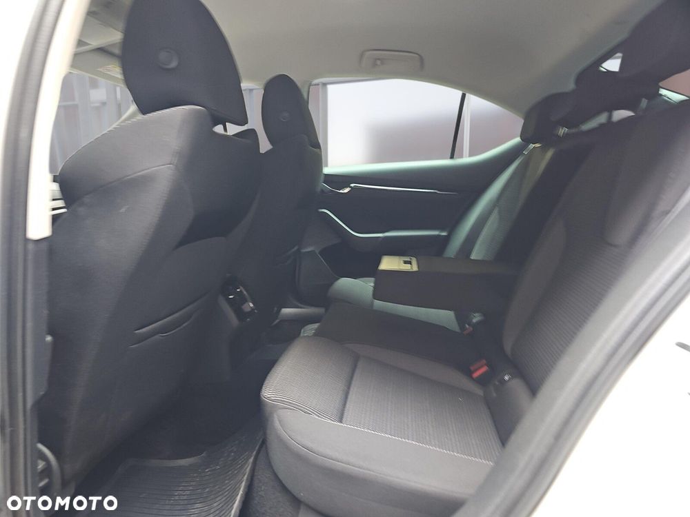 Skoda Octavia 2.0 TDI Ambition DSG - 10