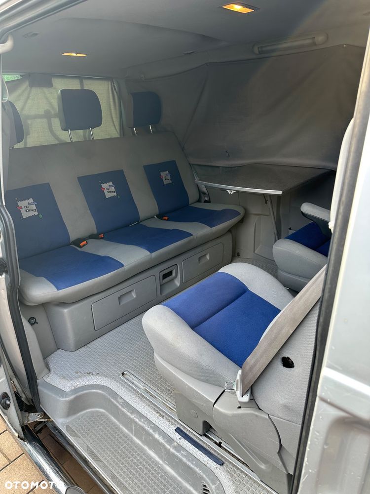 Volkswagen Multivan - 21