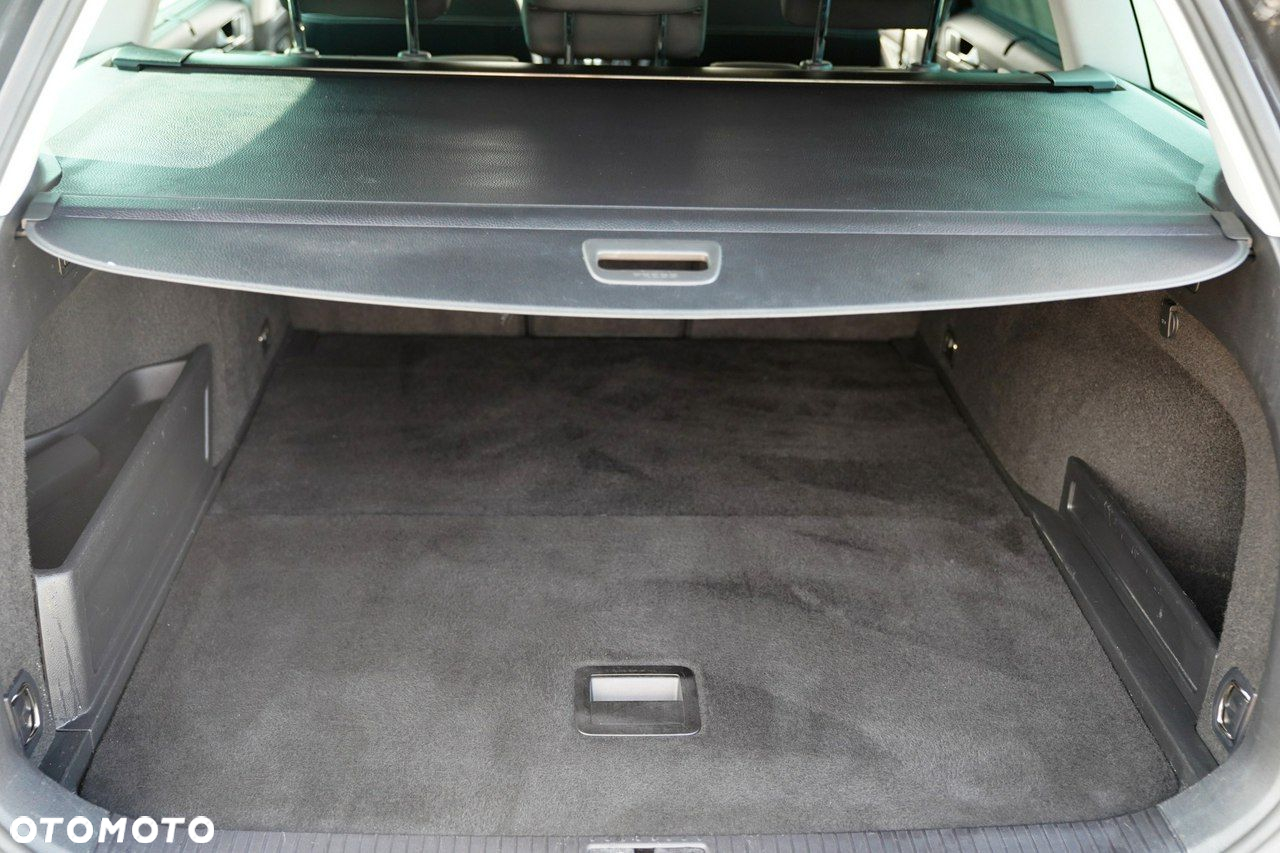 Volkswagen Passat - 15